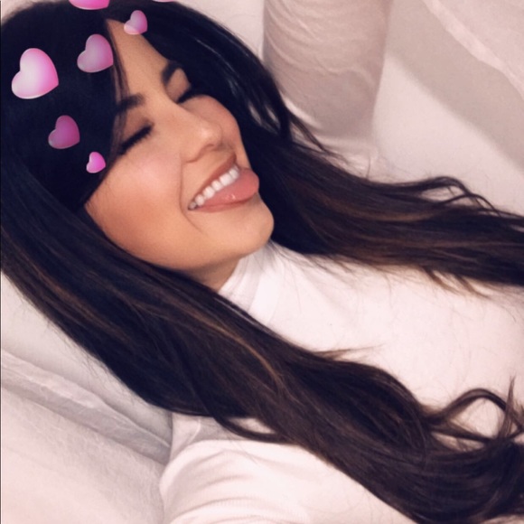 Meet your Posher, Stephanie - Picture 1 of 1